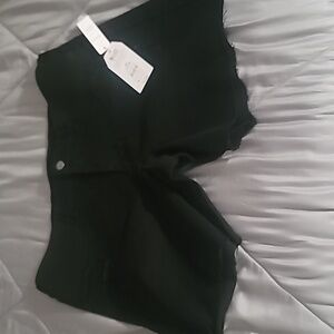 NWT Time and Tru black maternity Bermuda shorts